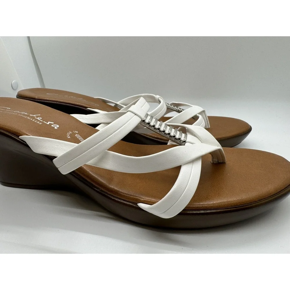Contesa by Italian Shoemakers Size 9M White Wedge Silver Embellished Sandals